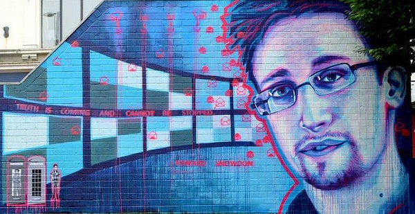 There’s No “Let’s Be Evil” Button on the Blockchain Says Edward Snowden